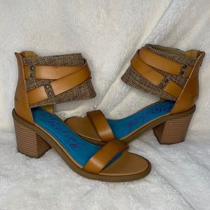 Block heel sandal